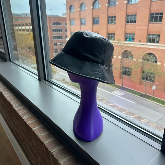 Apparis Bucket Hat - Picture 2 of 4